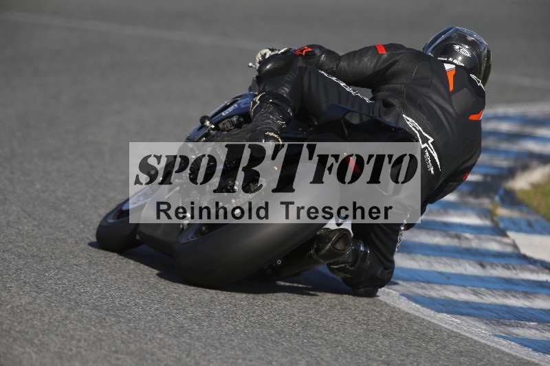 /Archiv-2024/02 29.01.-02.02.2024 Moto Center Thun Jerez/Gruppe schwarz-black/backside